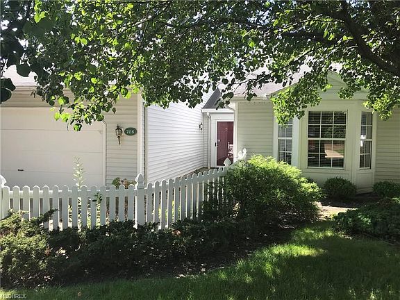 3rd image of 708 Shady Hollow Ln
