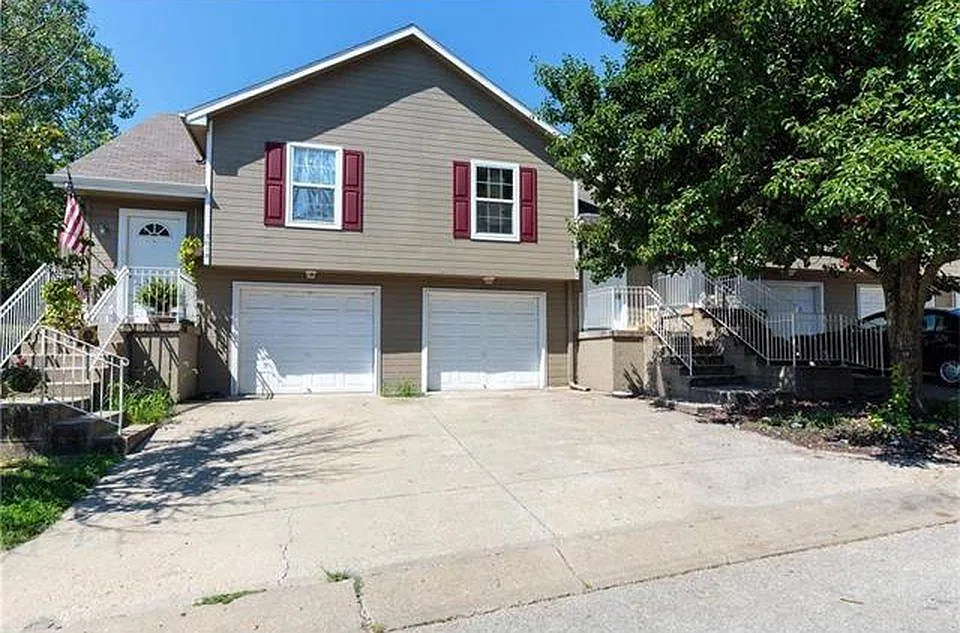 3 bed, 1050 sqft, $1,750 — Photo 2