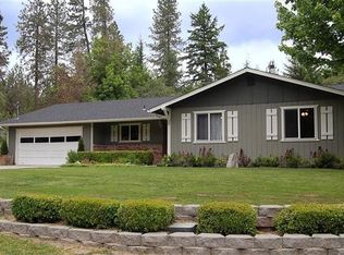 2391 Azalea Dr, Grants Pass, OR 97526