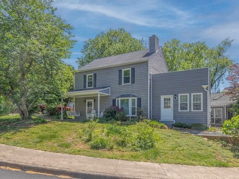 119 Westwood Cir — Photo 1