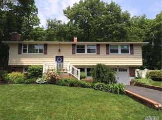 25 Fairway Dr, Port Jefferson, NY 11776