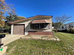 390 S Windmere Cir, Matteson, IL 60443