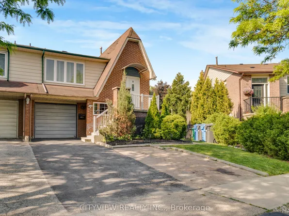 28 Foxacre Row, Brampton, ON L6V 3P5