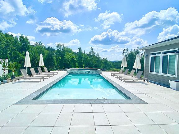 2nd image of 5089 Wentworth Dr