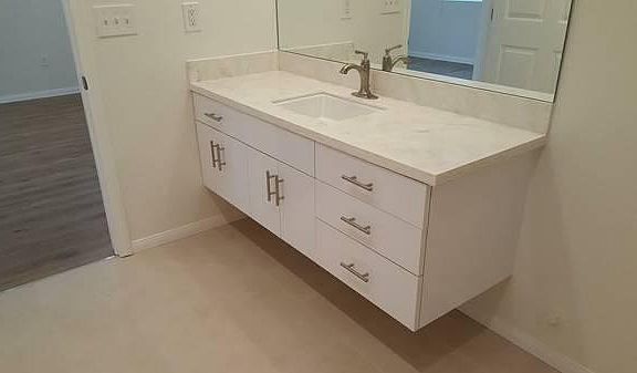 Bathroom (downstairs)