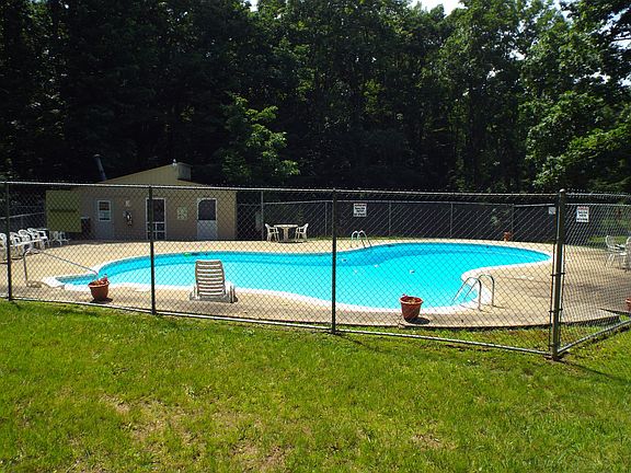 In-ground pool at Red Run