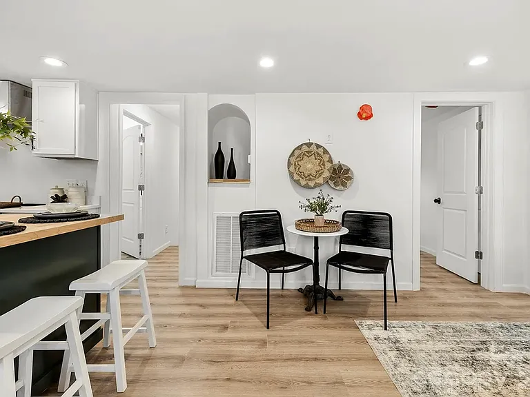 300 Cherry St — Photo 11