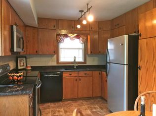 W150N8339 Saxony Dr, Menomonee Falls, WI 53051