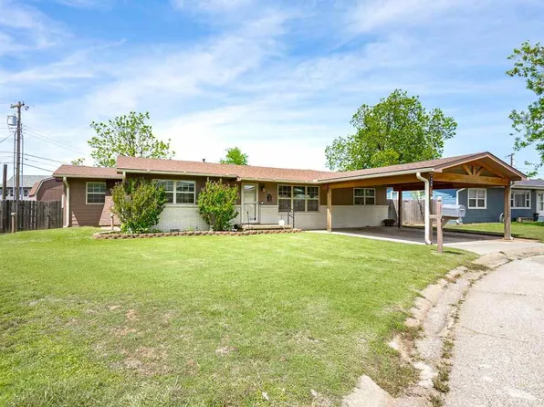 1415 Country Club Dr, Perry, OK 73077