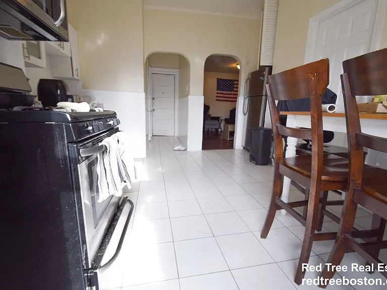 Maverick St — Photo 1