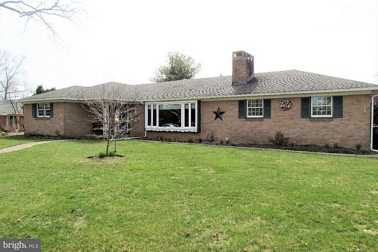 1st image of 301 Old Orchard Dr