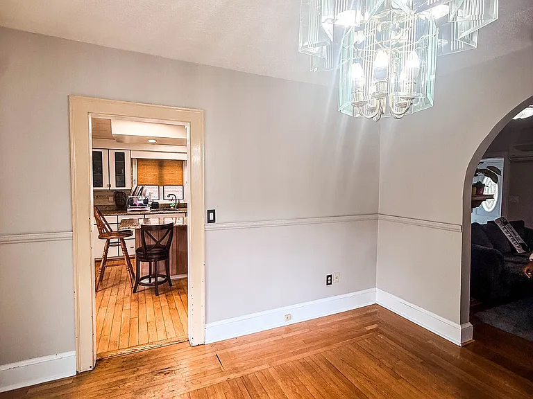 38 Grandview Ave — Photo 22