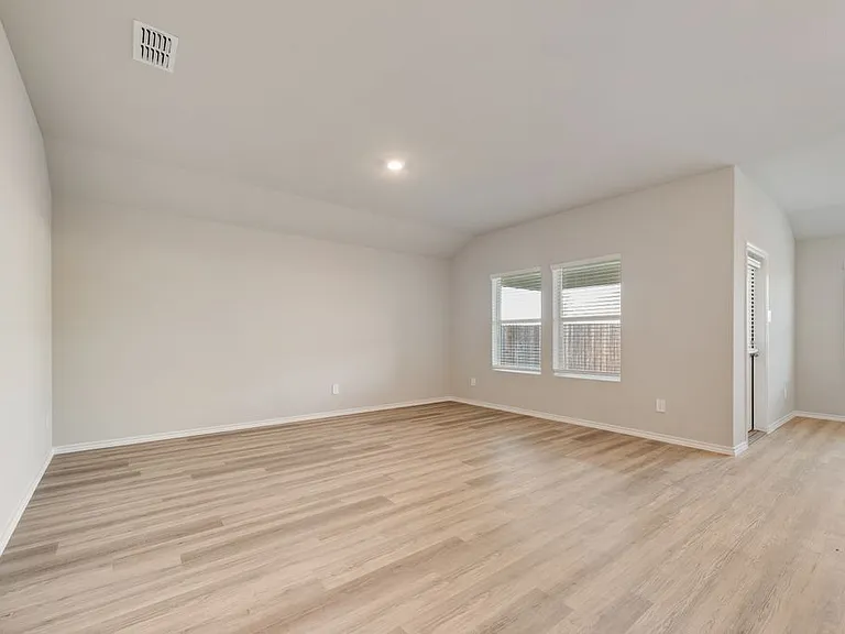 8556 Dunnstown Dr — Photo 4