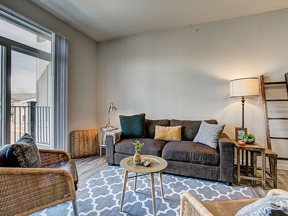 2nd image of 9-202 W Horsetooth Rd #9-202