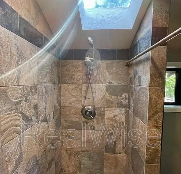 1711 Apache Dr — Photo 17