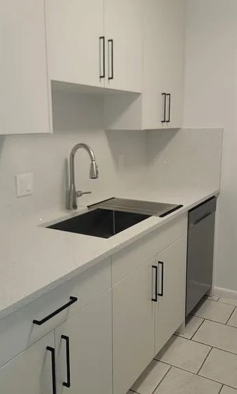 600 SW 2nd Ave #235 — Photo 11
