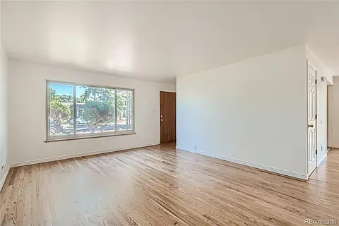 3189 Victor St — Photo 17