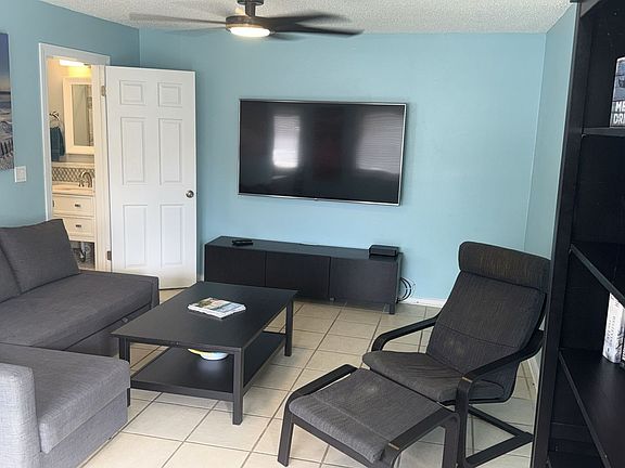 2nd image of 206 10th St #A