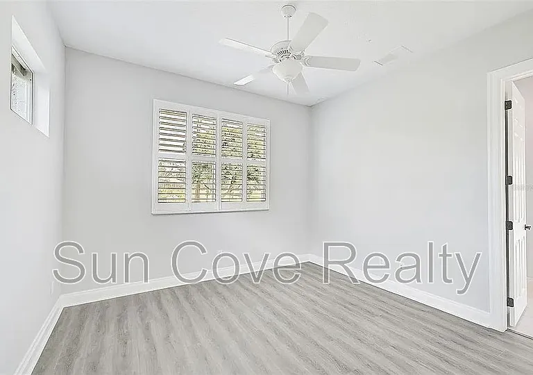 854 Macewen Dr — Photo 29