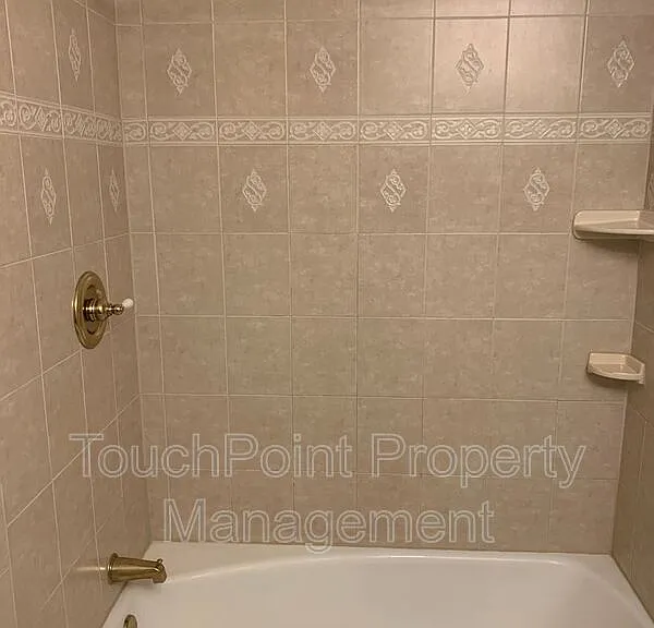 1130 Cheddington Dr — Photo 20
