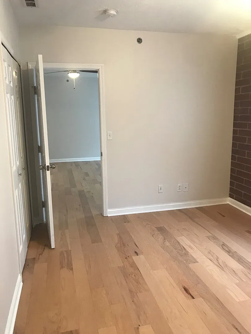 927 Main Street - Apt. 4 — Photo 2