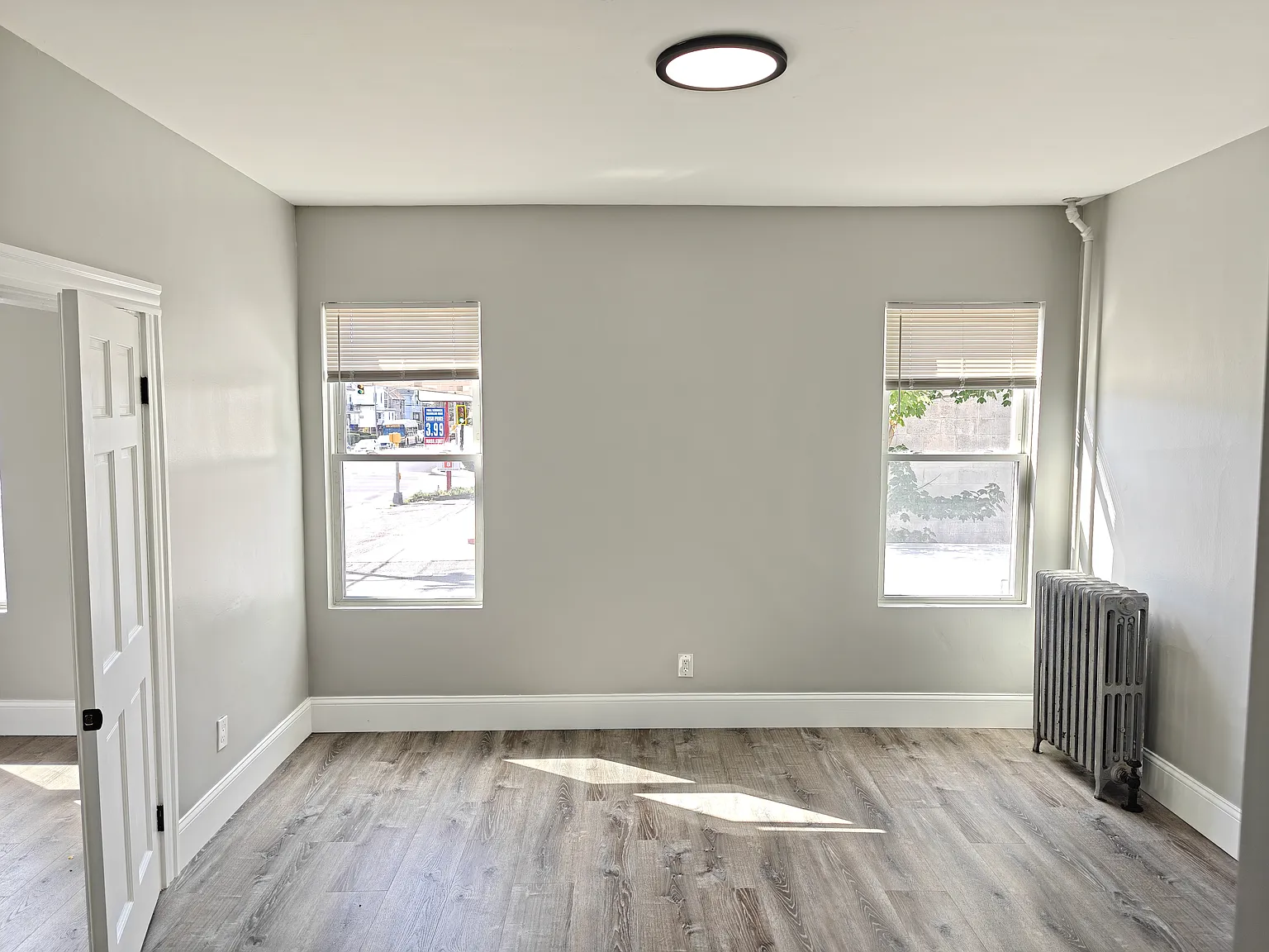 2 bed, 600 sqft, $2,700 — Photo 4