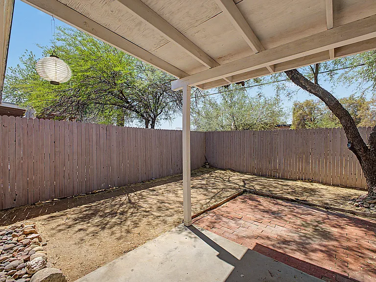 386 E Calle Arizona — Photo 21