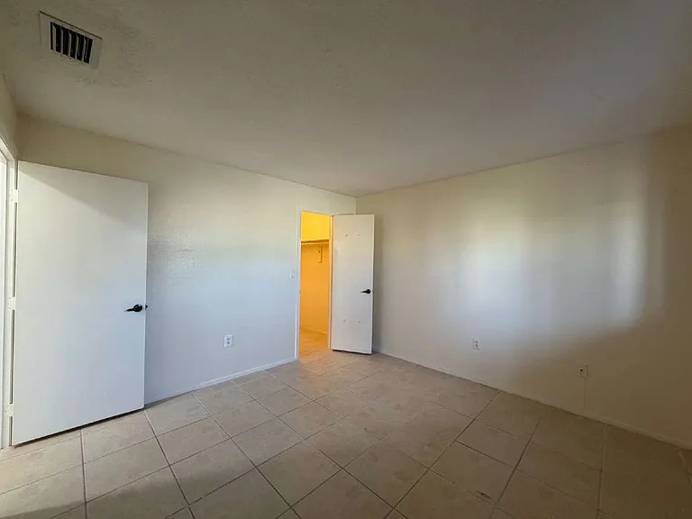 2619 Magdalina Dr #1A — Photo 14