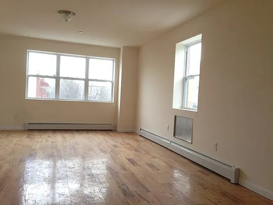 Rented by Full Time Management | media 53