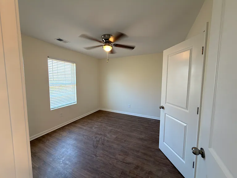 1030 Magnolia Way — Photo 8