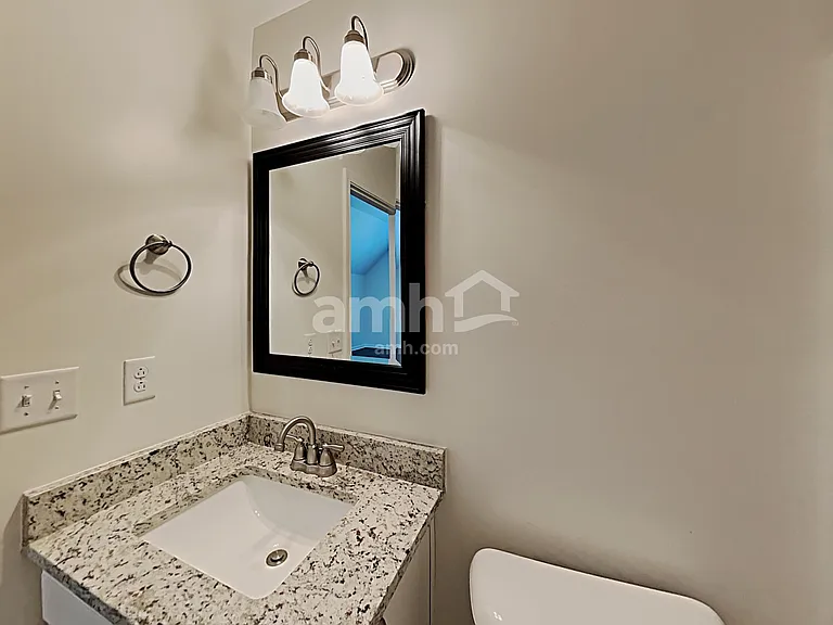 2055 Shafer Dr — Photo 7