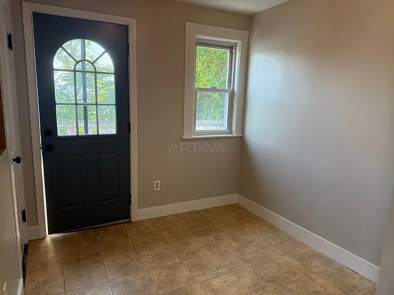 272 Willis Ave #2 — Photo 5