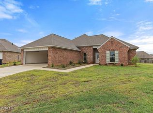 129 Southern Oak Way, Canton, MS 39046