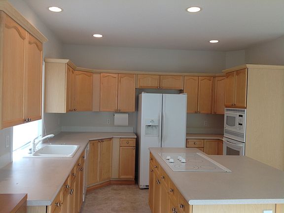 All appliances stay!