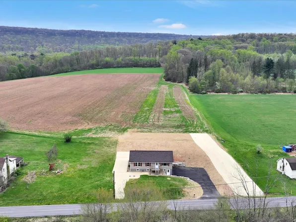163 Swopes Valley Rd, Pine Grove, PA 17963