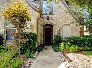8 Tennis Village Dr, Heath, TX 75032
