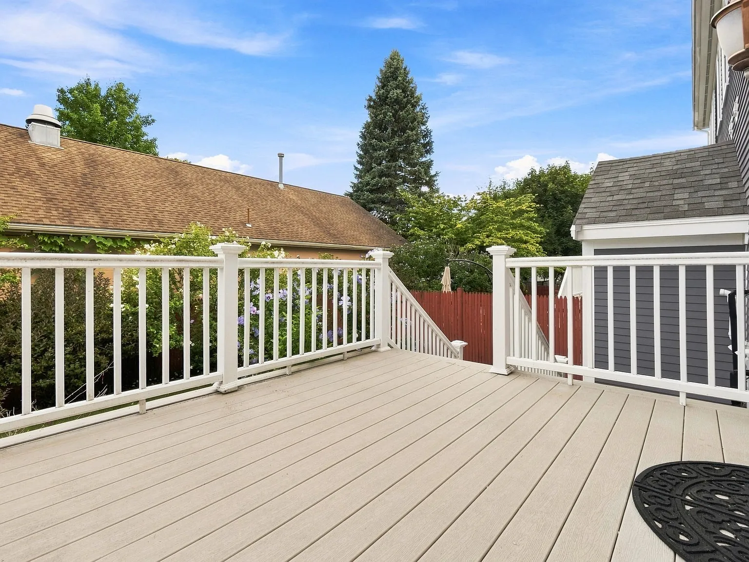 3 bed, 2.5 bath, 2782 sqft, $3,800 — Photo 3