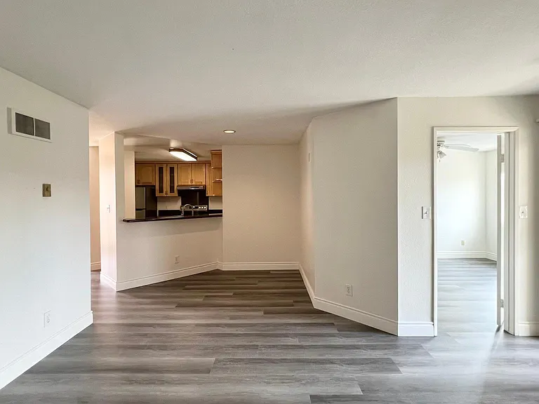 7405 Charmant Dr #2112 — Photo 14