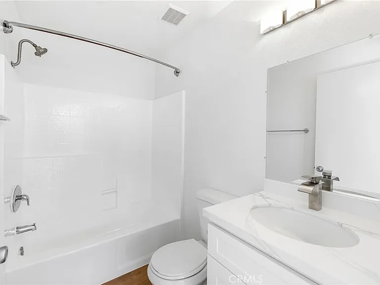 4406 Cahuenga Blvd #109 — Photo 16
