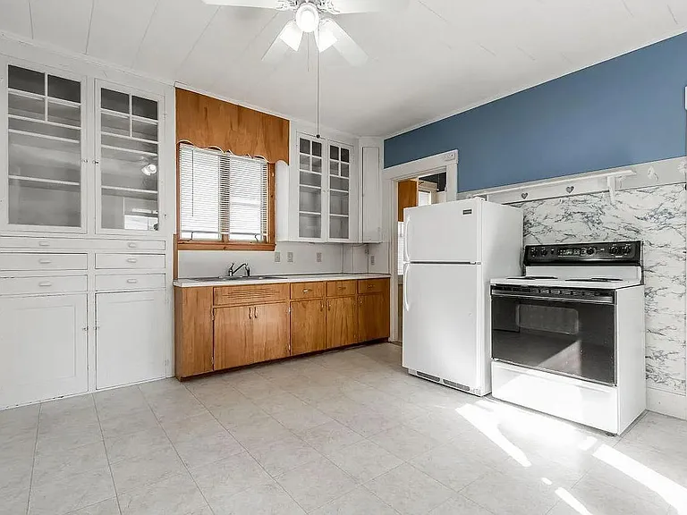 24 Lamb St #1 — Photo 11