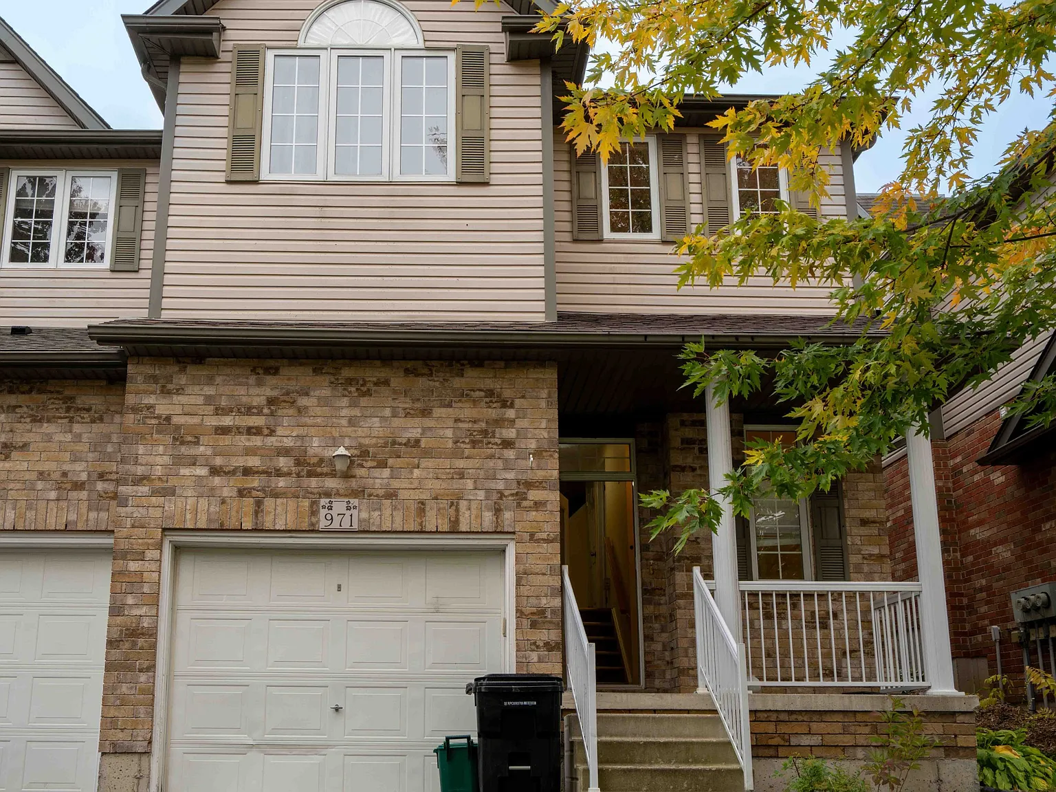 5 bed, $2,800 — Photo 1