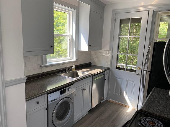 5th image of 4002 Grove Ave APT 2