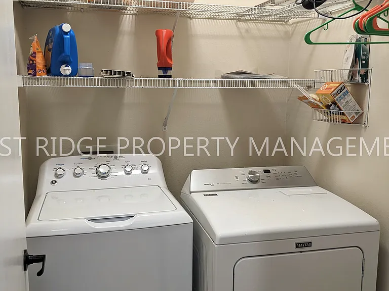 6824 N Astor St — Photo 17