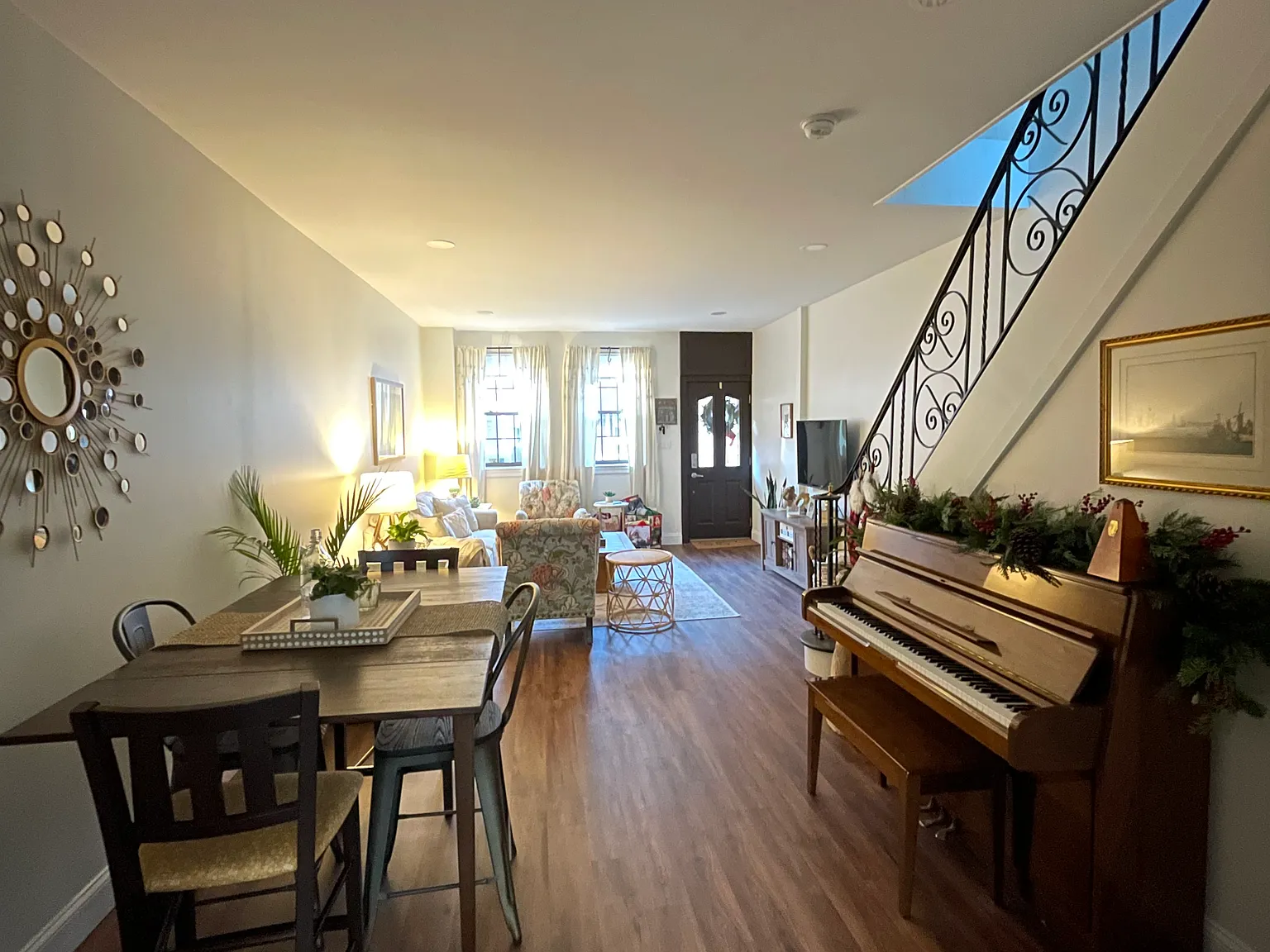 2 bed, 1010 sqft, $2,595 — Photo 3
