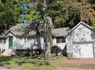 206 Oneota Dr, Highland Lakes, NJ 07422