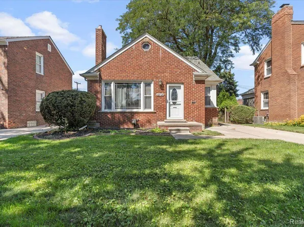 12782 Chestnut St, Southgate, MI 48195