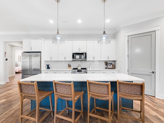 4th image of 55 Pepper Tree Rd