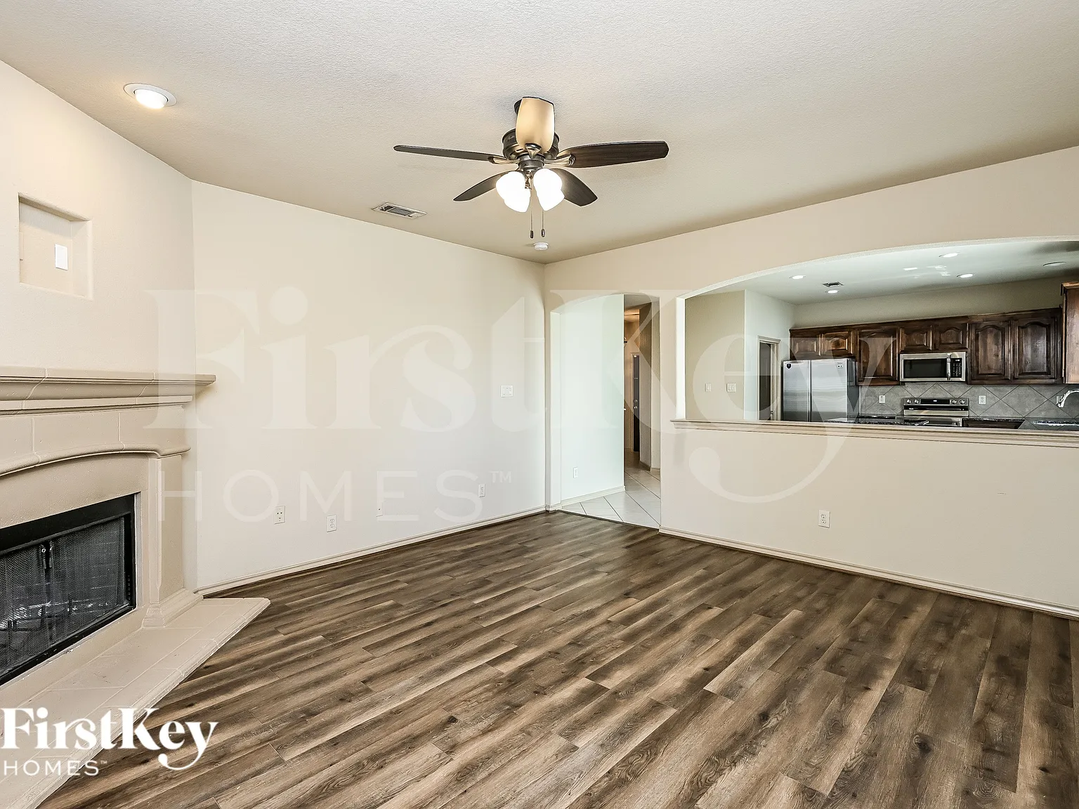 3 bed, 2.0 bath, 1490 sqft, $2,150 — Photo 2