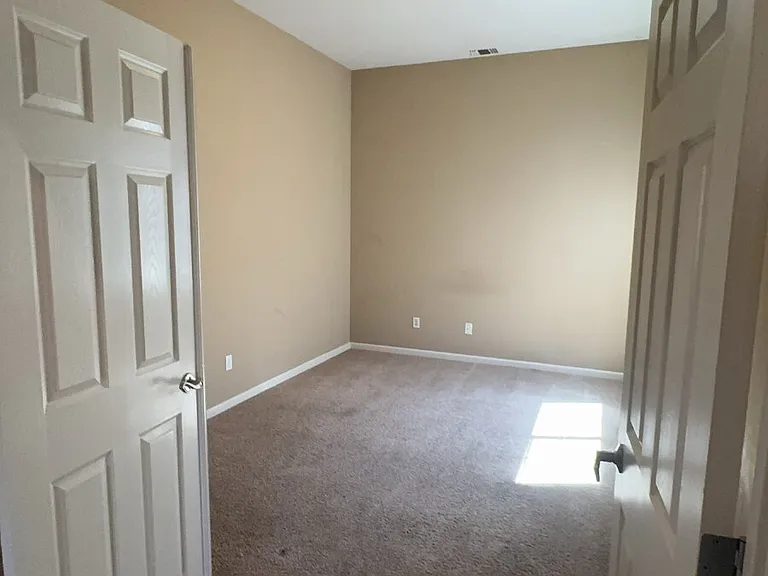 397 Noble Dr — Photo 8