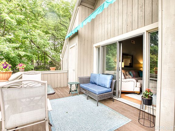 5th image of 13 Algonquin Lane #B